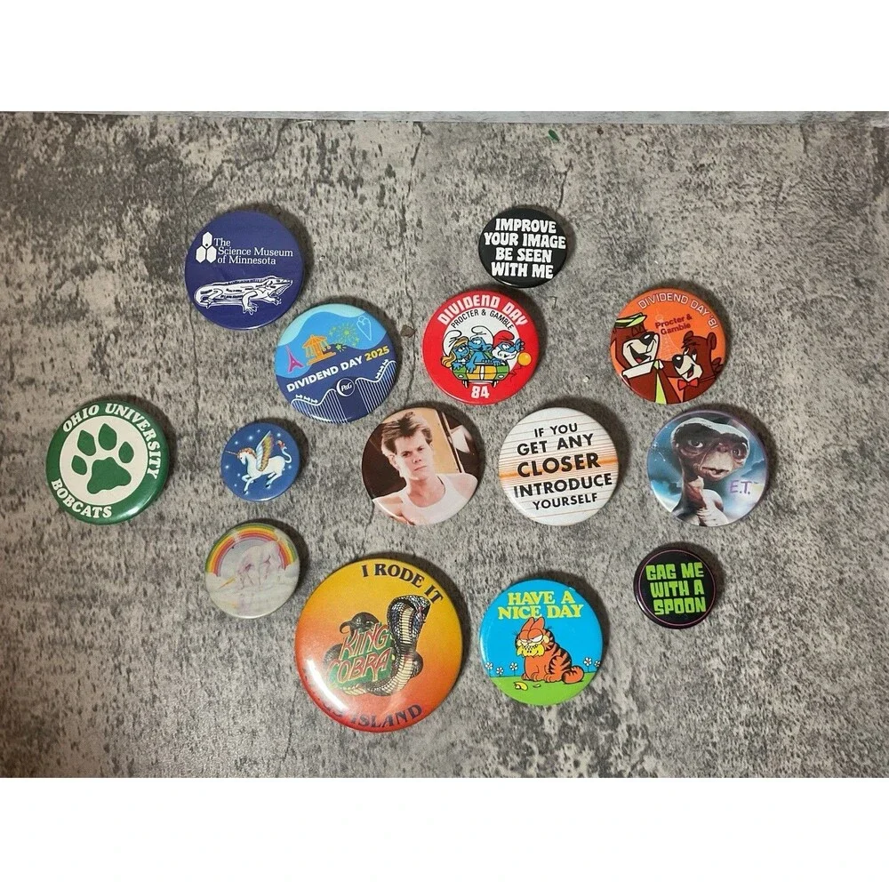 Procter & Gamble (P&G) Dividend Day Kings Island King Cobra Smurfs Pins Buttons